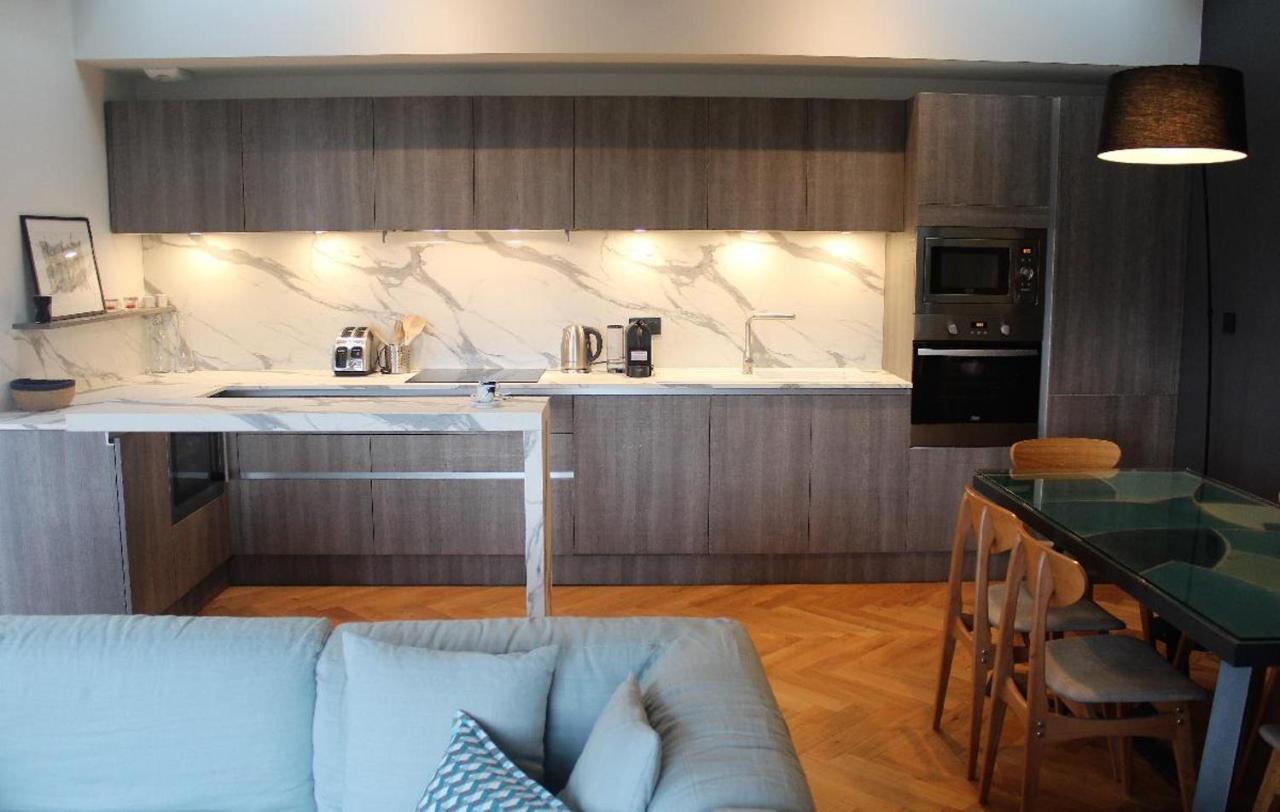 Burdigala Homes Appart rue Minvielle — 4-Star Luxury Hotel in Bordeaux, France