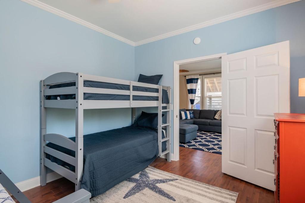 The Sassy Seahorse by Oak Island Accommodations - photo 8