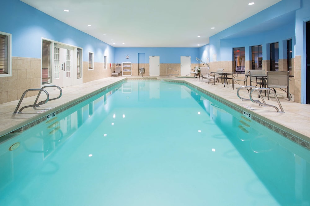 Hampton Inn Santa Rosa - photo 14