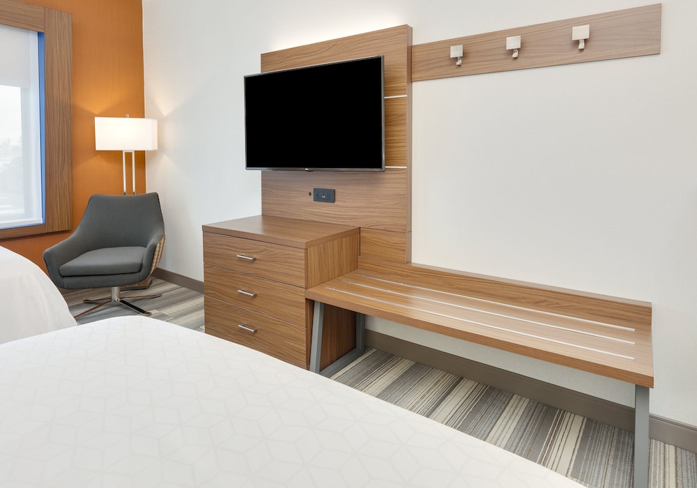 Holiday Inn Express Mitchell by IHG - photo 12