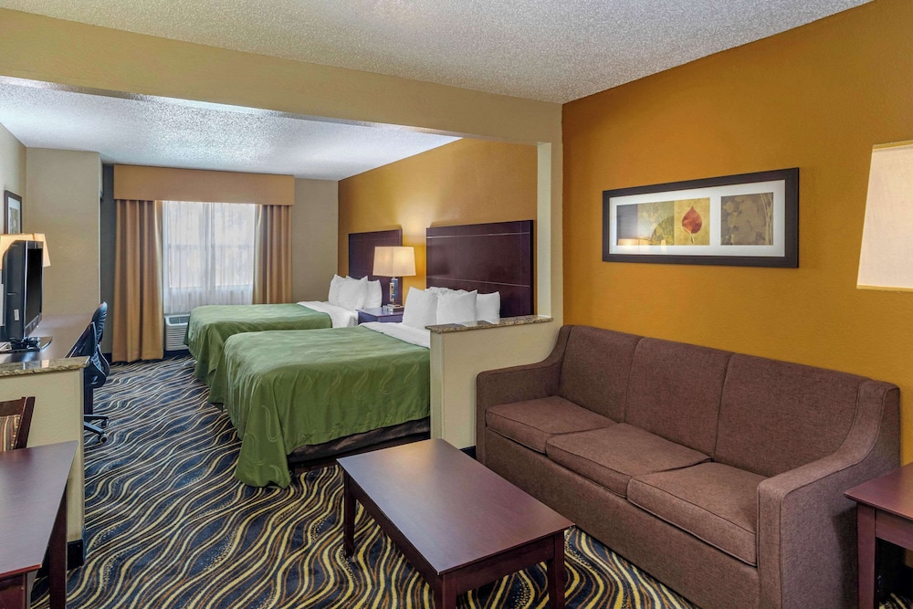 Quality Suites Addison Dallas - photo 21