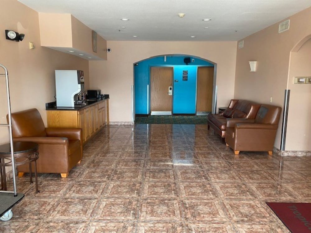 Tropicana Inn and Suites - photo 21