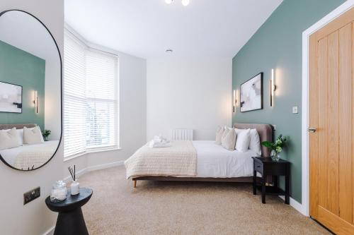Harrogate House Apt 1 Cheltenham Parade View