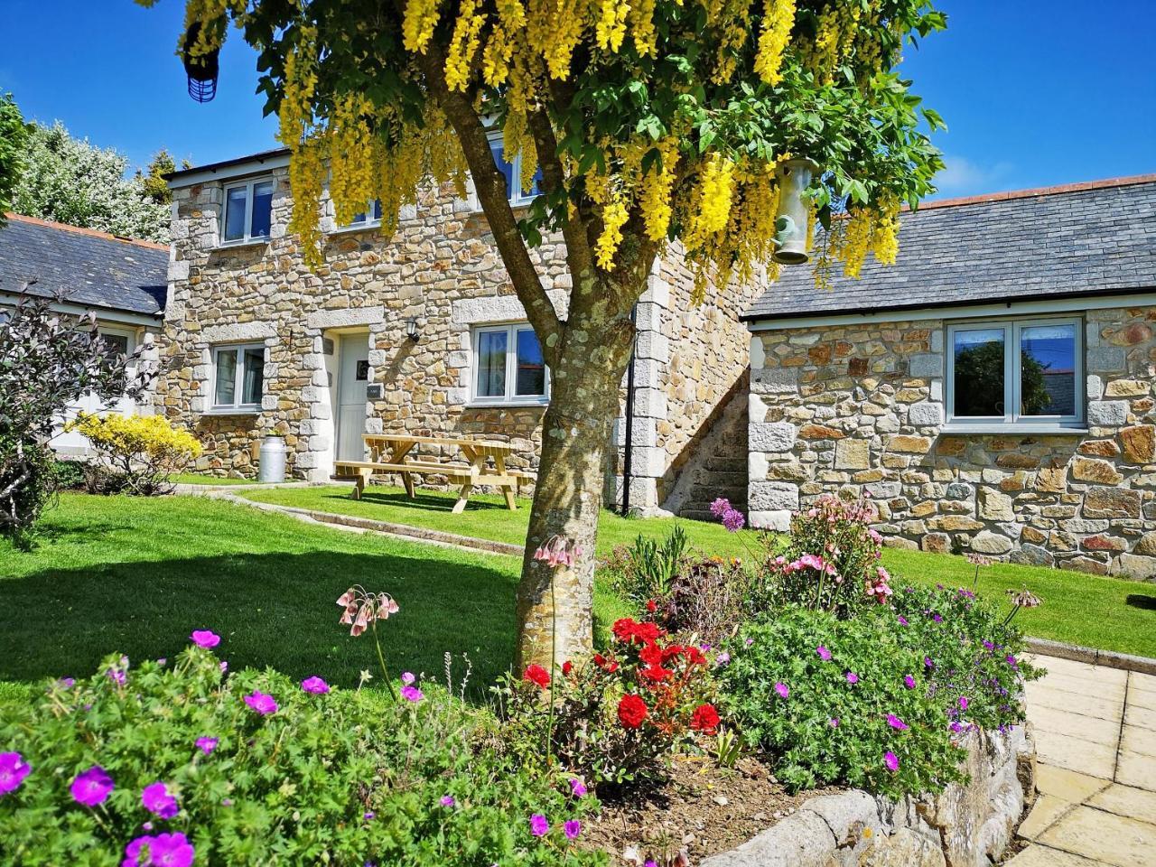 Ash - carbon neutral hotel in Redruth