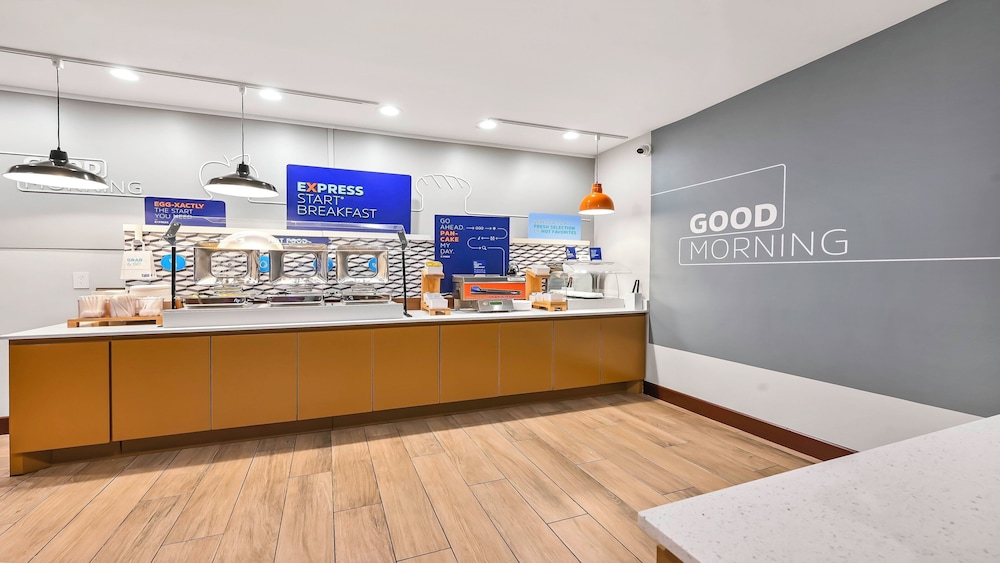 Holiday Inn Express Palestine by IHG - photo 56