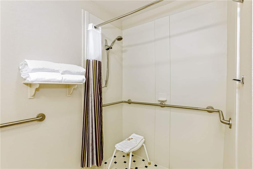 La Quinta Inn & Suites by Wyndham Orlando I Drive Conv Ctr - photo 18