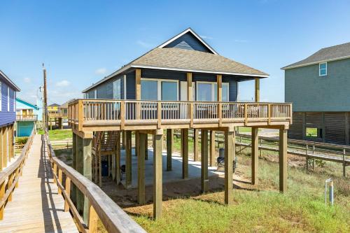 Iris Beachfront Pet & Family Friendly in Freeport, United States