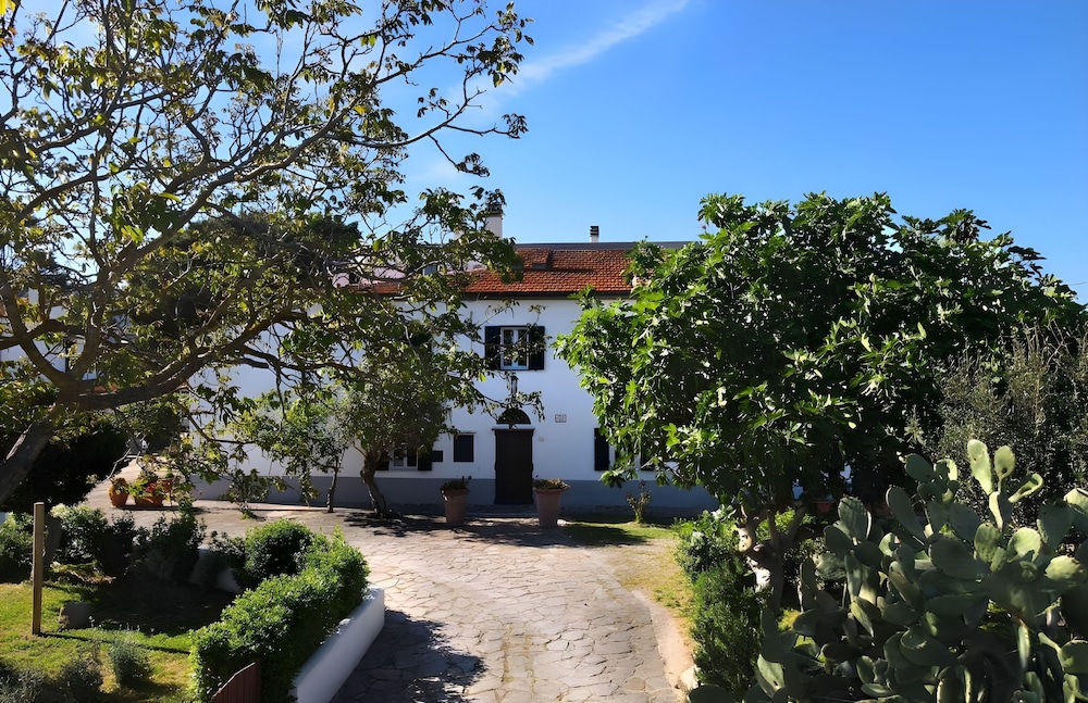 Appartamenti Podere San Sebastiano — 4-Star Luxury Hotel in Castiglione Della Pescaia, Italy