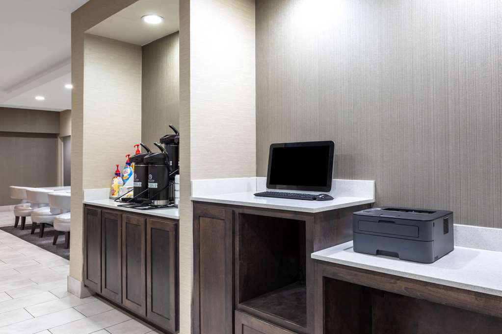 La Quinta Inn & Suites by Wyndham Hopkinsville - photo 48