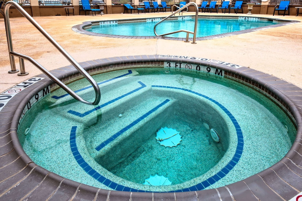 Hampton Inn Corsicana - photo 33
