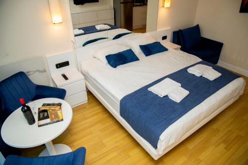 Beautiful apartments near the sea ORBI CITY N2