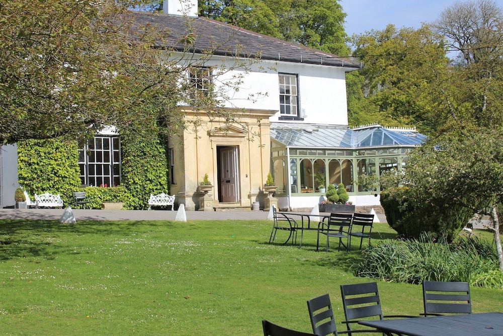 Plas Hafod Hotel - carbon neutral hotel in Mold
