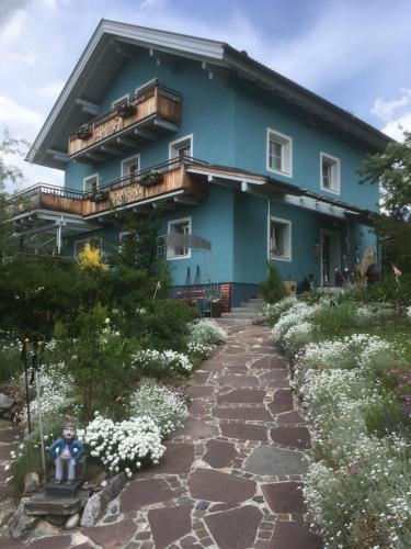 Atelierwohnung Jirana — 4-Star Luxury Hotel in Saalfelden Am Steinernen Meer, Austria