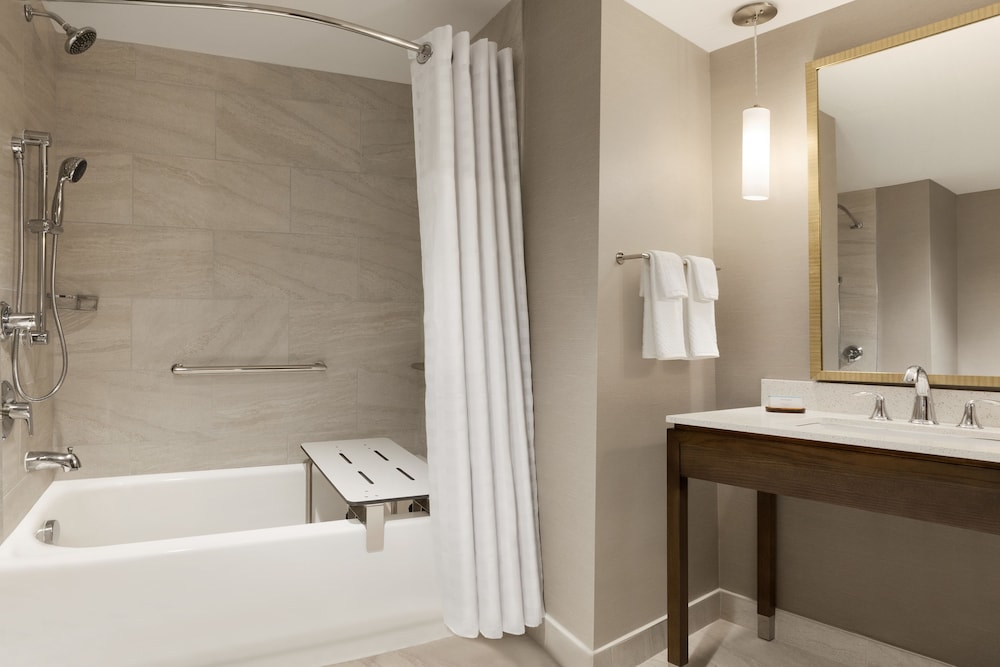 Embassy Suites by Hilton Wilmington Riverfront - photo 18