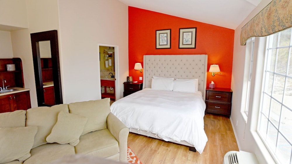 Malibu Country Inn - photo 13