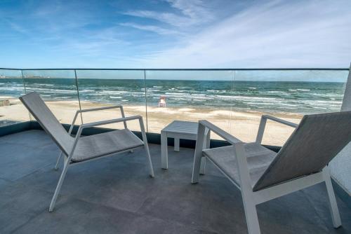 Azzurro Beachfront Sea View — 4-Star Luxury Hotel in Navodari, Romania
