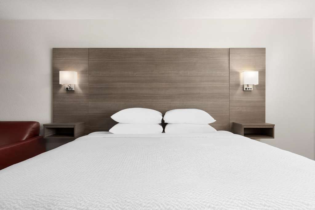 Ramada by Wyndham Medford Airport North - photo 31