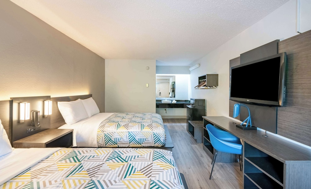 Motel 6 Charlotte NC Coliseum - photo 6