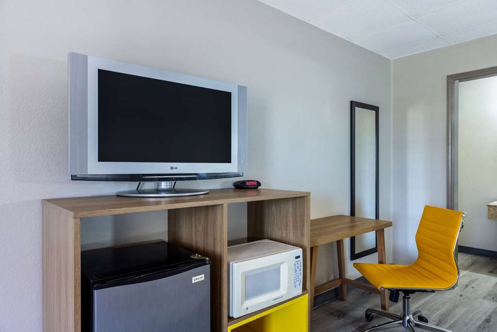 Days Inn by Wyndham Lincolnton - photo 30