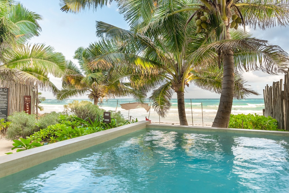 Private pool
