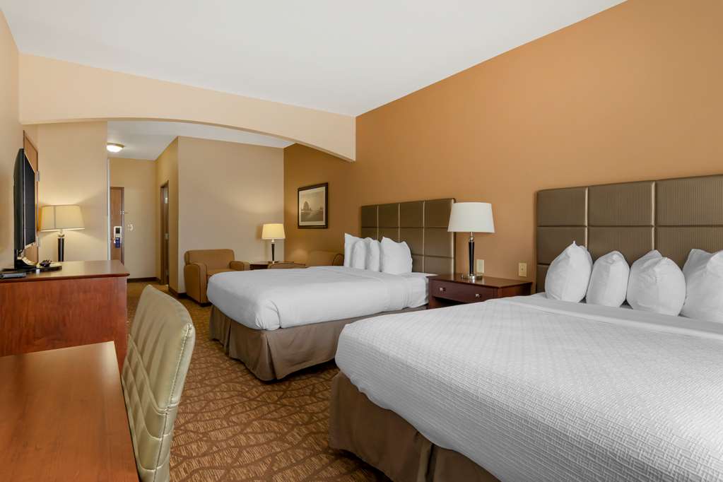 Best Western Plus Butterfield Inn - photo 21