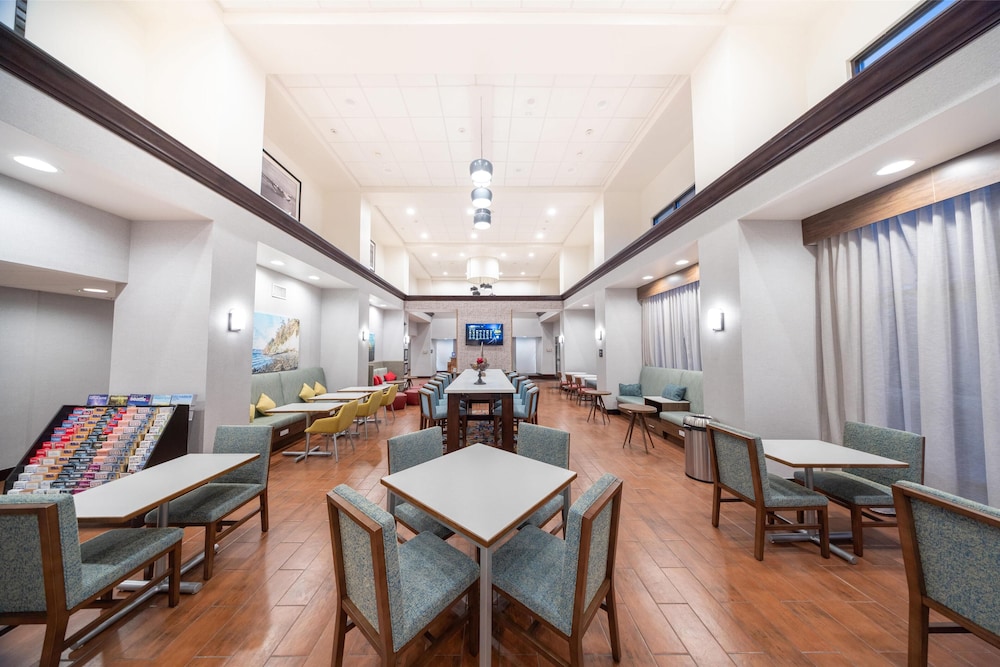Hampton Inn & Suites Seattle Kent WA - photo 7