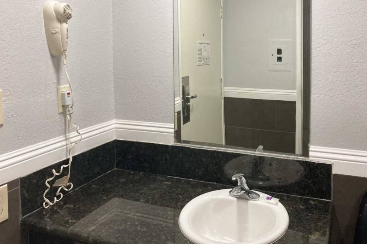 Motel 6 Glendale CA Pasadena Burbank Los Angeles - photo 15