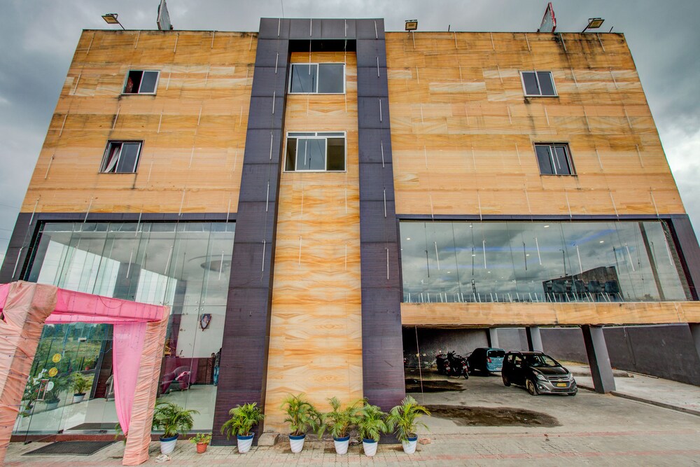 OYO 23590 Sumandeep International in Dhanbad, India