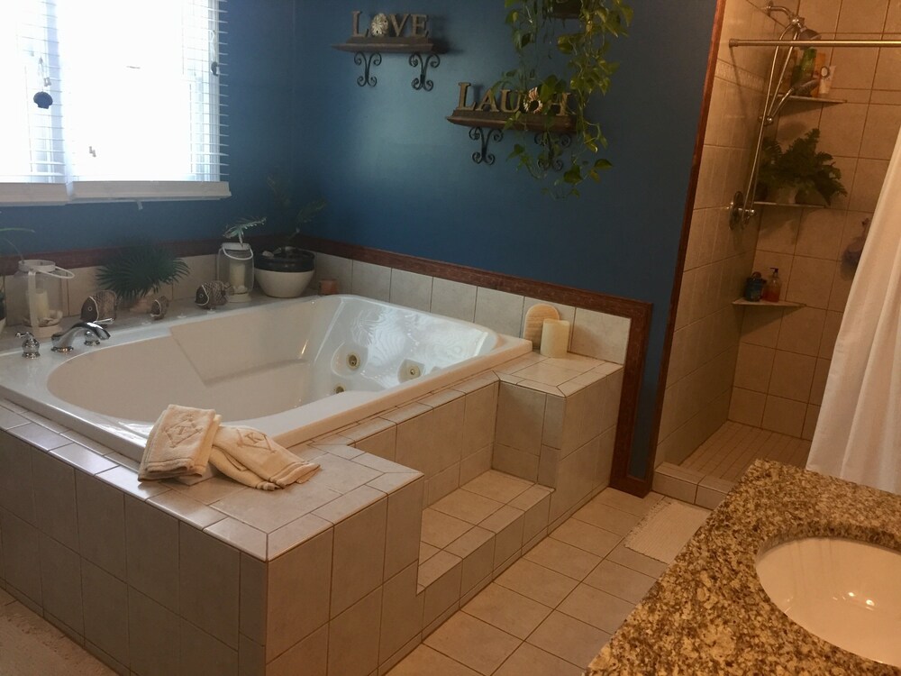 The Harsens Island Getaway Resort - photo 25