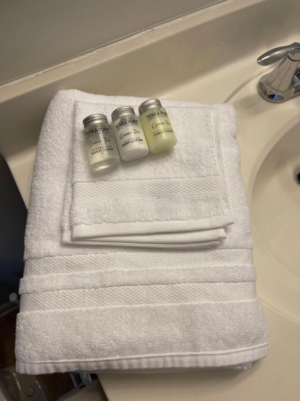 Oasis Entire Home 10 minutes from Uptown Charlotte NC — 4-Star Luxury Hotel in Charlotte, United States