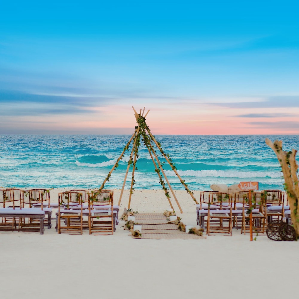 The Pyramid Cancun By Oasis All Inclusive