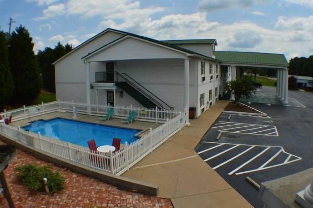 Plantation Inn and Suites - photo 9