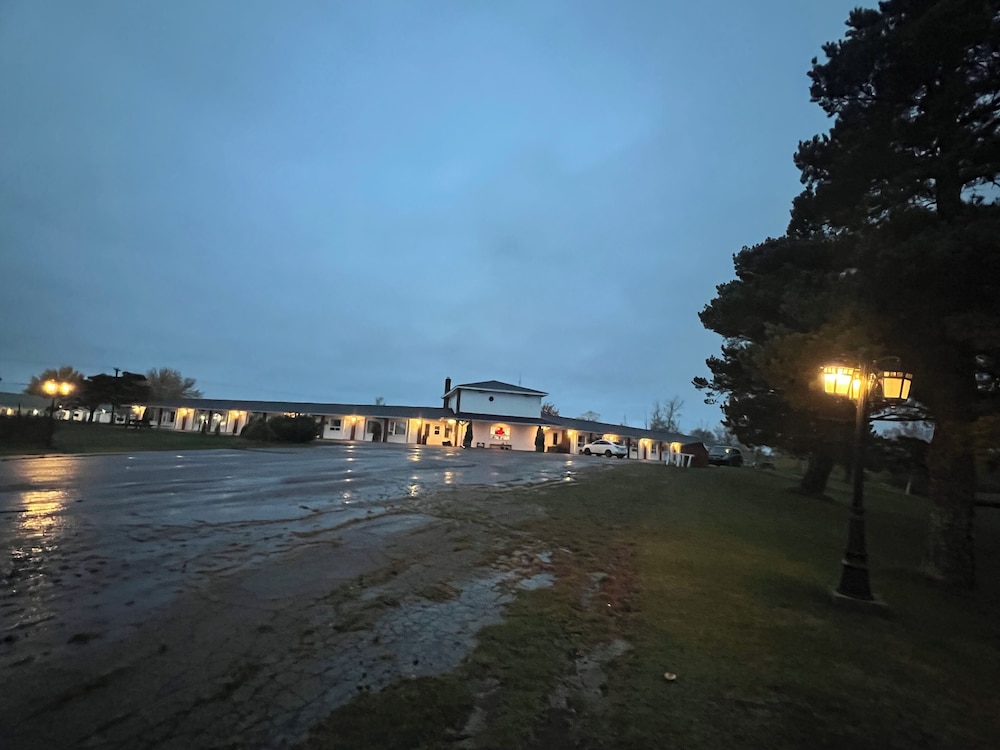Sackville Inn — Sackville