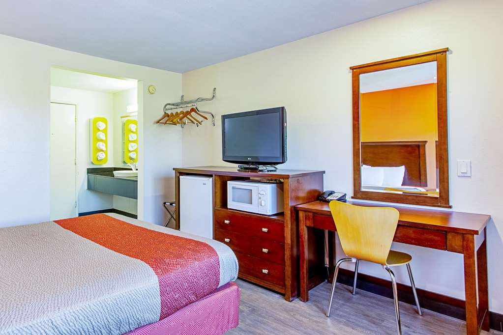 Motel6 Pendleton OR West - photo 12