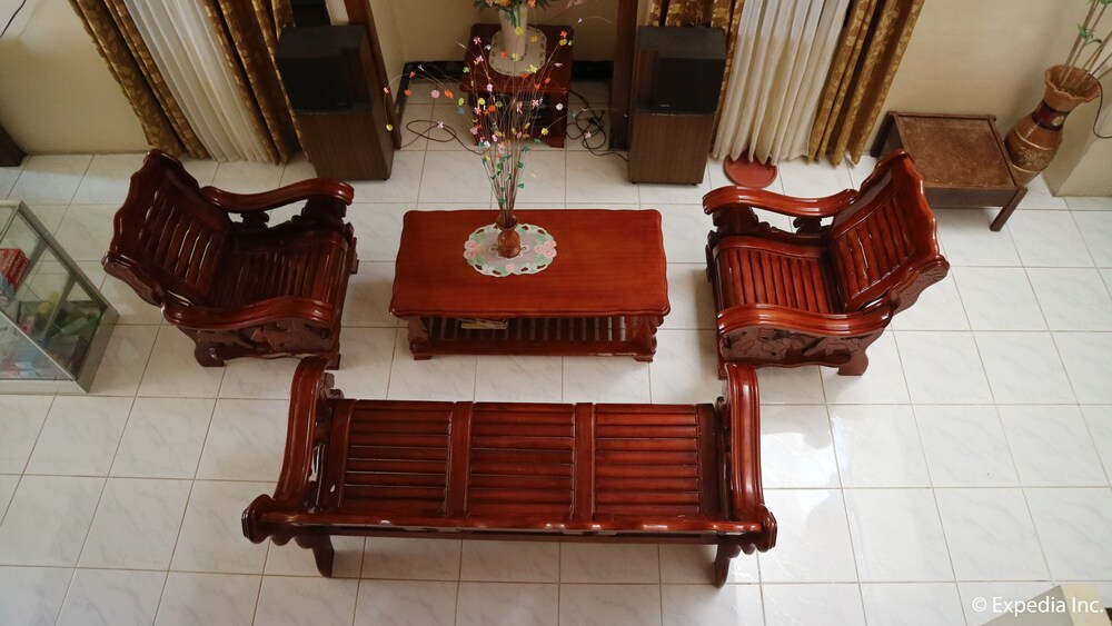 DJV Southville Guest House — Larena — photo 4