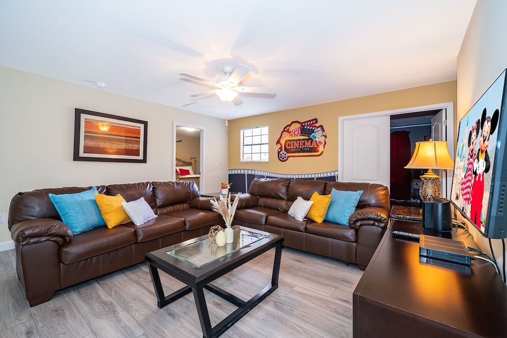 Orlandoasis by Avantstay 8bdr Pool Movie Theater Game Room Resort Access - photo 9