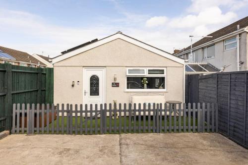 Ty Cwtch - carbon neutral hotel in Porthcawl