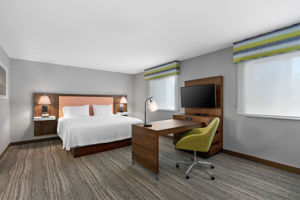 Hampton Inn & Suites Burlington - photo 12