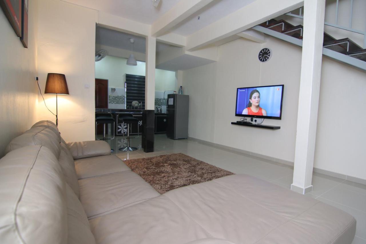 Homestay Hj Esmon 3 UTHM Parit Raja — 4-Star Luxury Hotel in Parit Raja, Malaysia