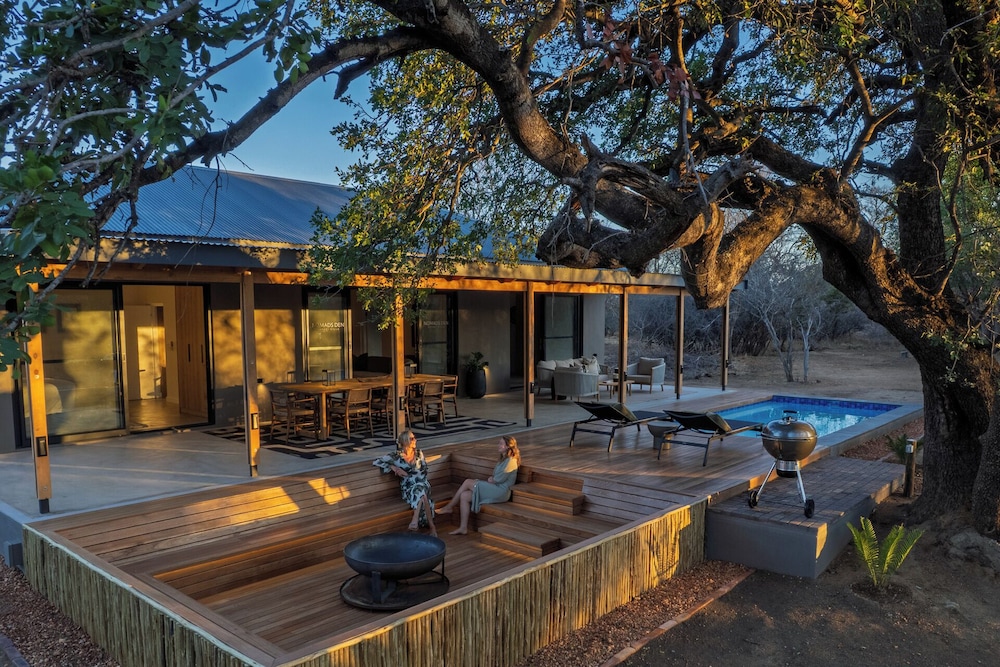 Nomads Den Safari Villas Heated Pools and Riverbed views — 4-Star Luxury Hotel in Hoedspruit, South Africa