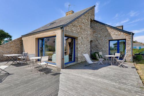 Vue mer et acces plage direct pour 11 personnes — hotel in Saint-Gildas-De-Rhuys