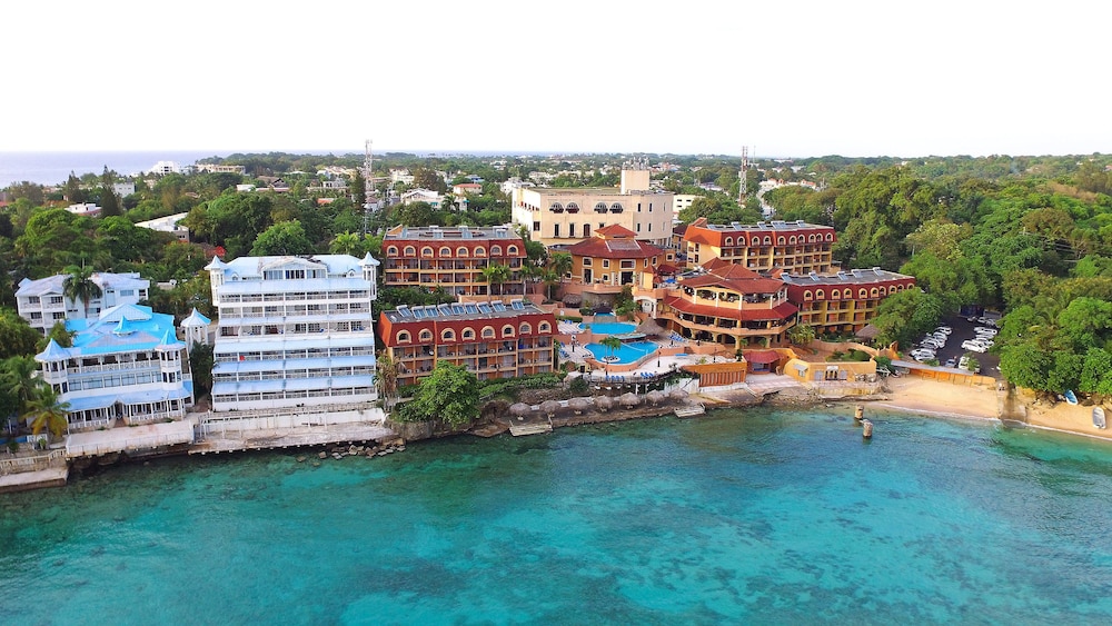 Topacio Azul Hotel Resort & Deluxe in Sosua, Dominican Republic