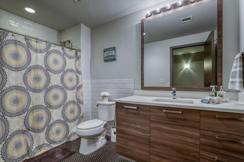 Luxury Downtown Dallas Stay by Amyfinehouse - photo 165