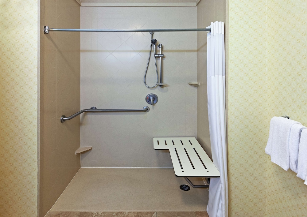Hampton Inn & Suites El Paso West - photo 35