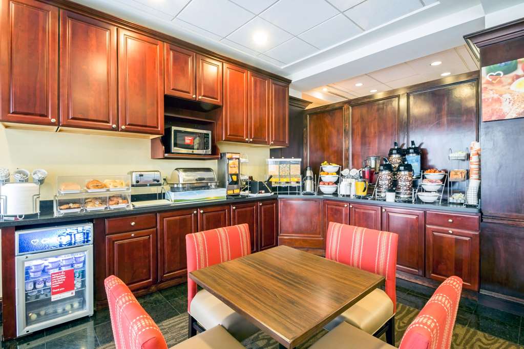 Comfort Suites at Woodbridge - photo 40