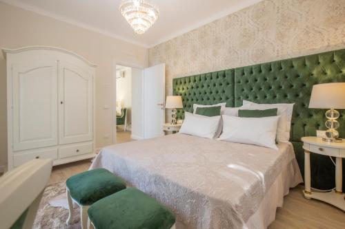 CRYS: Apartments Holiday Business Verde — 4-Star Luxury Hotel in Verona, Italy