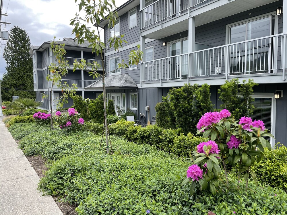 Gibsons Landing Inn — hotel in Gibsons