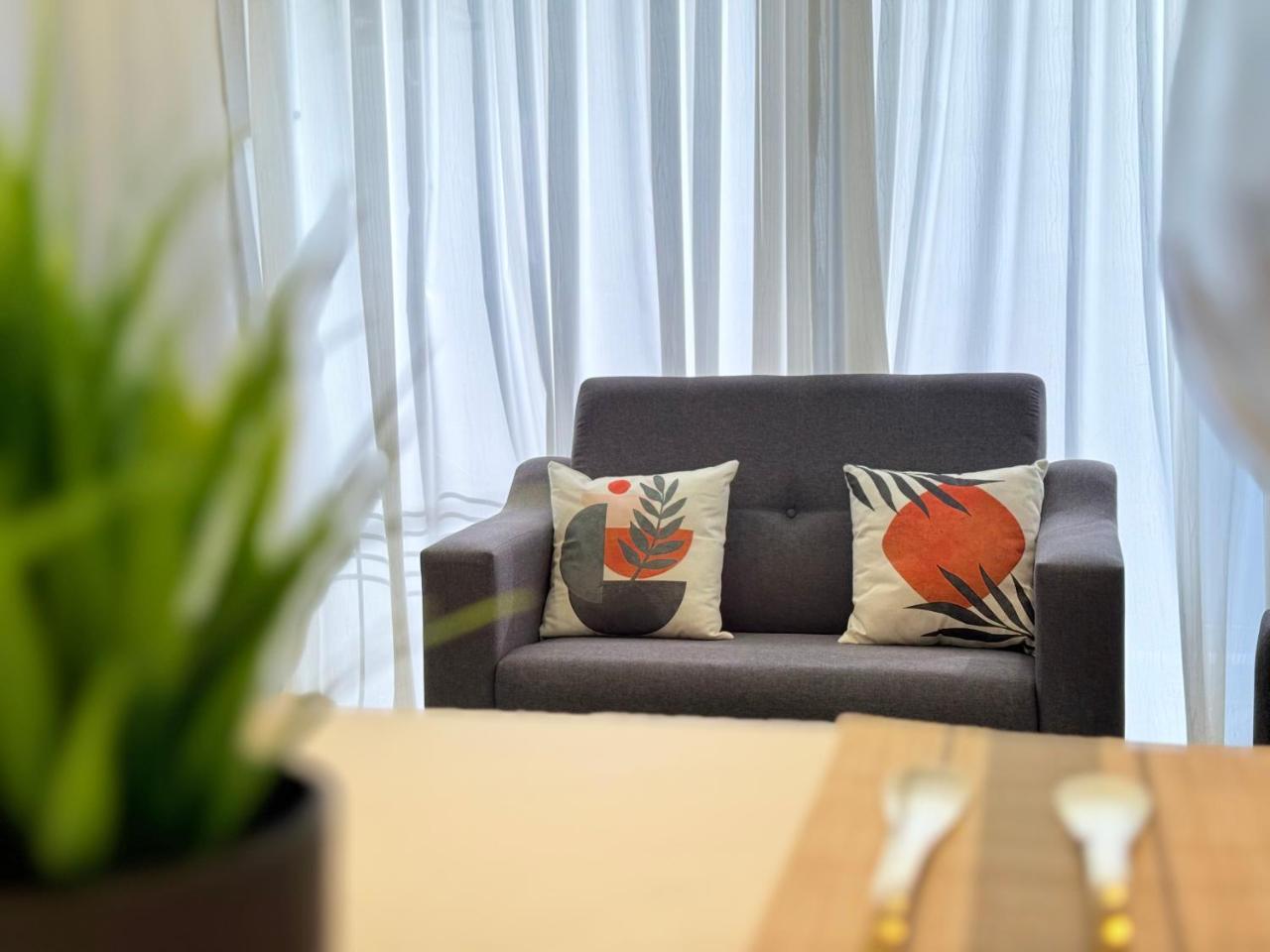 Kuching City 3B2B 10pax The Podium Hospital Aeon Mall — 4-Star Luxury Hotel in Kuching, Malaysia
