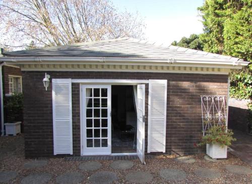 Lovely 1 bedroom rental with a pool