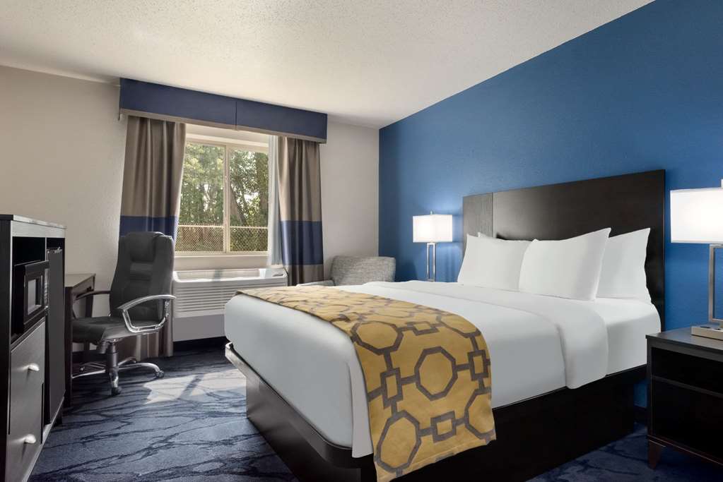 Baymont Inn & Suites by Wyndham Swanton Toledo Airport - photo 12